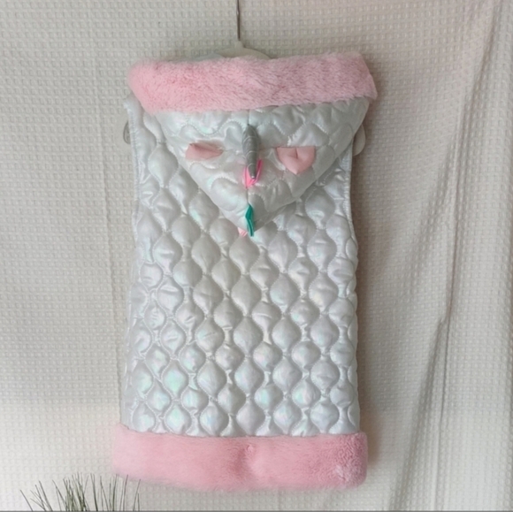 Little Lass Unicorn Hooded Iridescent White w/ Pink Trim Zipper Vest Size 6X - Picture 3 of 13